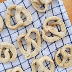 Soft Pretzel &amp; Beer Mustard Making Kit