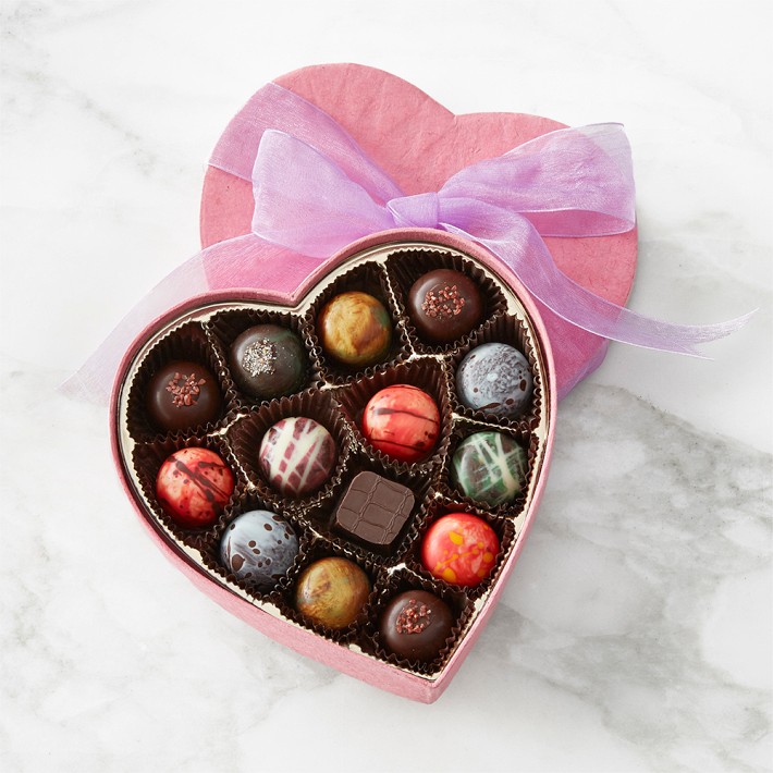 Knipschildt Heart Chocolate Box, 14 Pieces