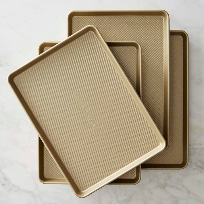Williams Sonoma Goldtouch® Pro Nonstick Corrugated Half Sheet