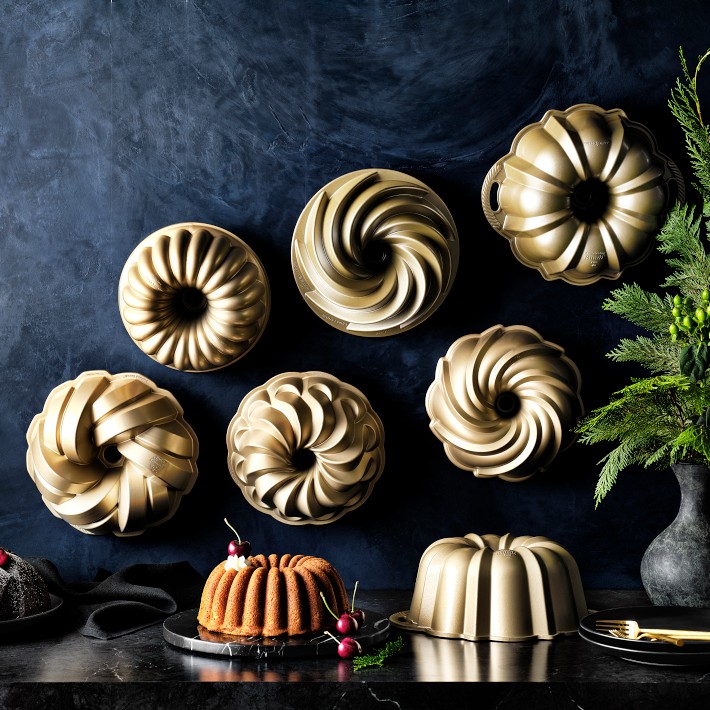 Nordic Ware Nonstick Cast Aluminum Anniversary Bundt® Pan
