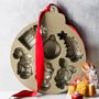 The Grinch&#8482; Nonstick Cast Aluminum Cakelet Pan