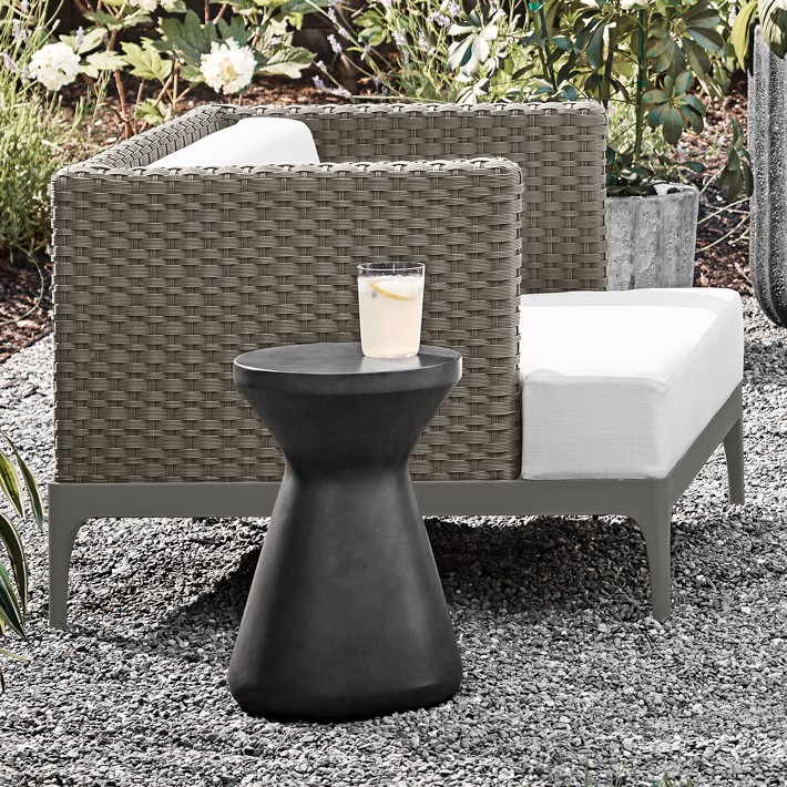 Blinde Hourglass Accent Table (12&quot;)