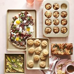 Williams Sonoma Goldtouch&#174; Silicone Nonstick Half Sheet Pan