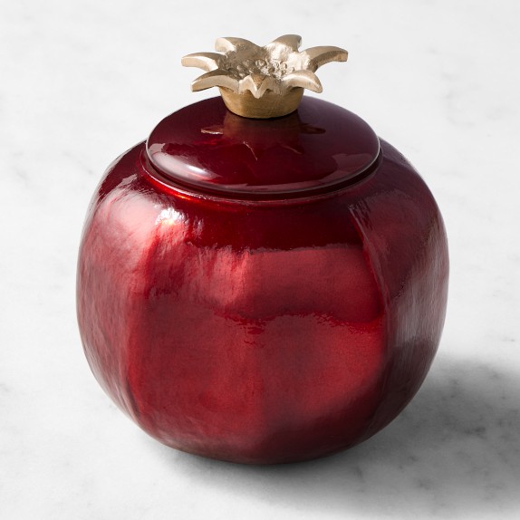 Williams Sonoma Winter Berry Figural Candle