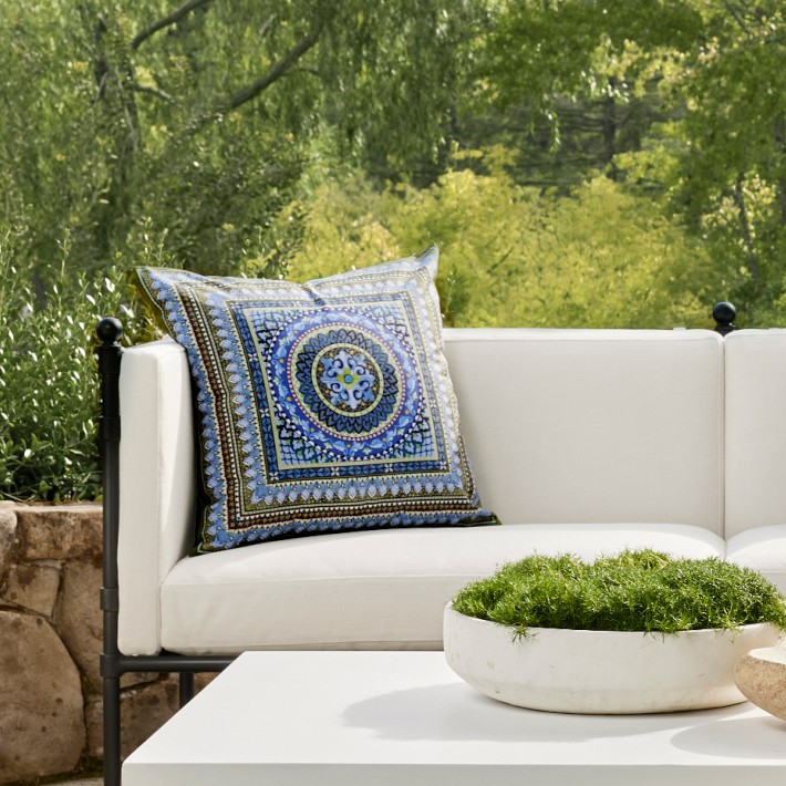 Williams Sonoma Pottery Barn Outdoor Pillows Center Stripe Outdoor