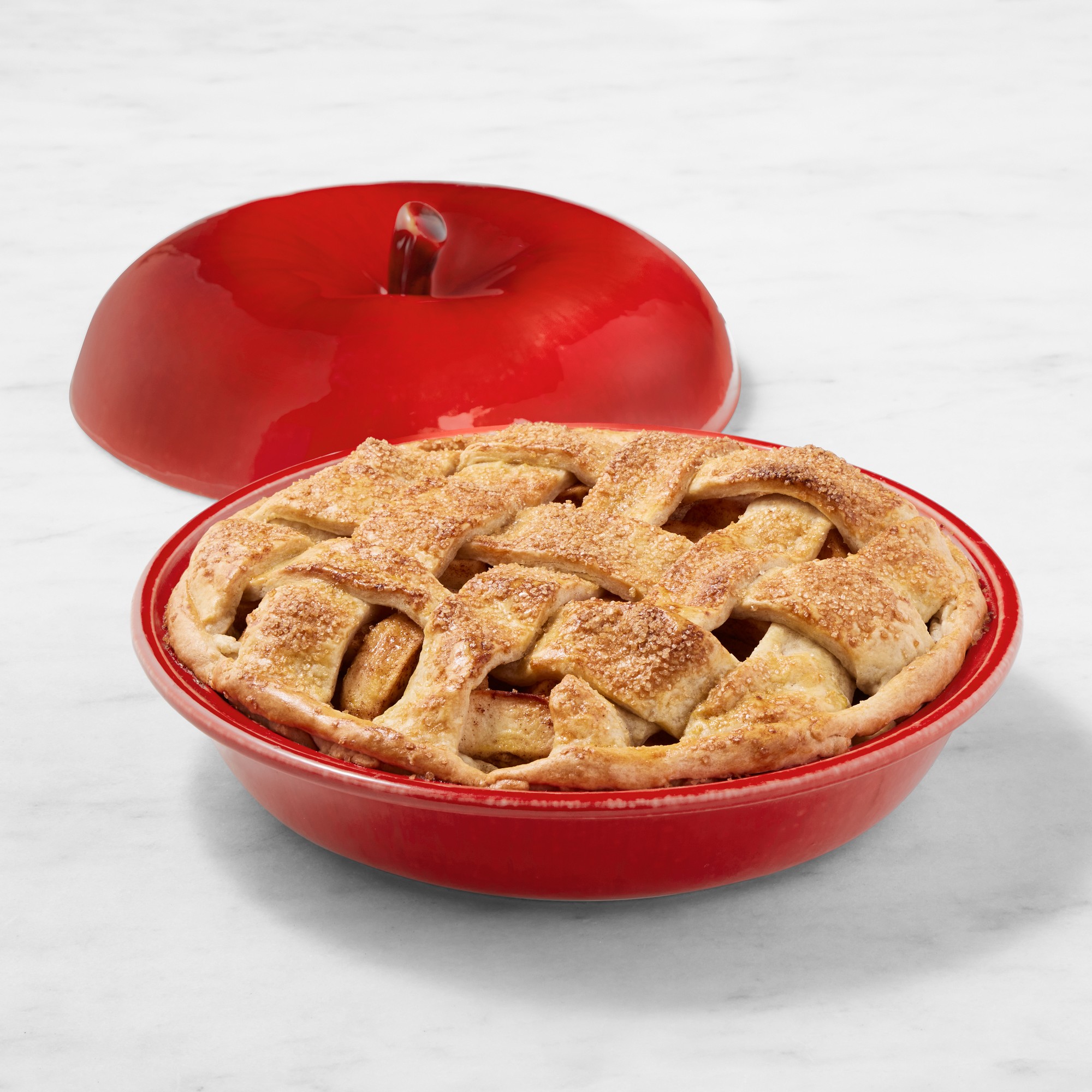 Williams Sonoma Covered Apple Pie Dish