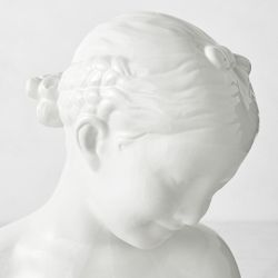 Giovanne Isabella Bust