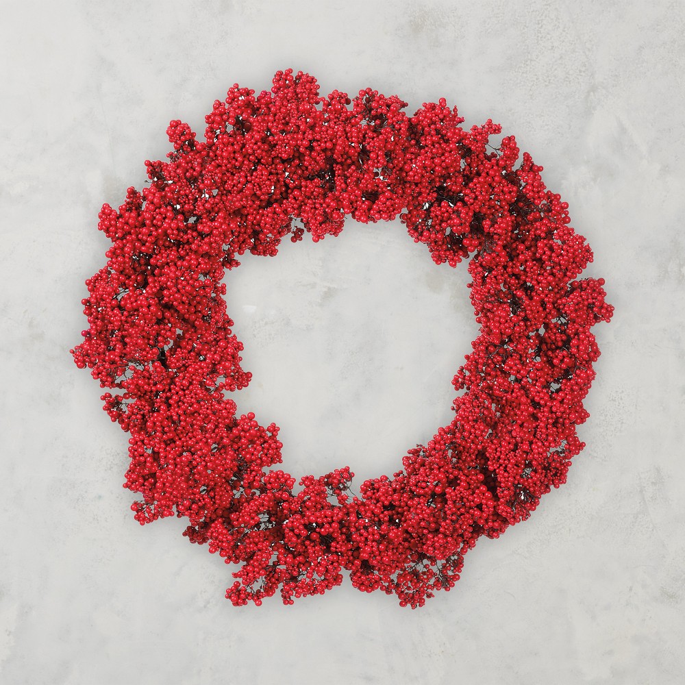 Holiday Berry Faux Wreath, 31"