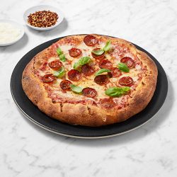 Emile Henry Pizza Disk, Black