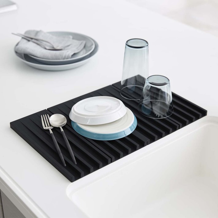 Yamazaki Home Tower Foldable Silicone Dish Drying Mat – Kitchen Sink Tray & Trivet, Black/White