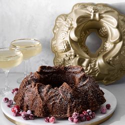 Nordic Ware Nonstick Cast Aluminum Holiday Wreath Bundt® Pan