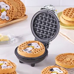 Peanuts&#174;&#160;x Dash 75th Anniversary Mini Waffle Maker