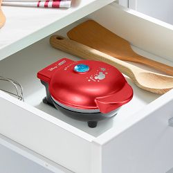 Disney Dash Mickey Mouse™ Santa Mini Waffle Maker