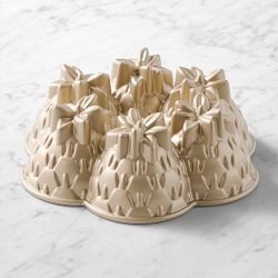 Nordic Ware Nonstick Cast Aluminum Aloha Pineapple Bundt® Pan