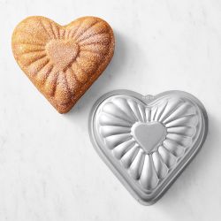 USA Pan Fancy Heart Cake Pan