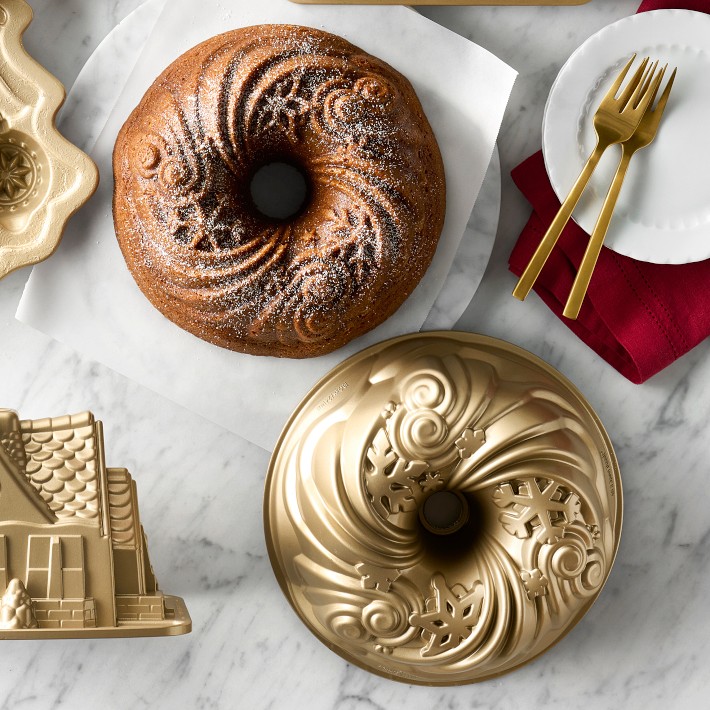Nordic Ware Cast Aluminum Snowflake Bundt Pan - Nonstick