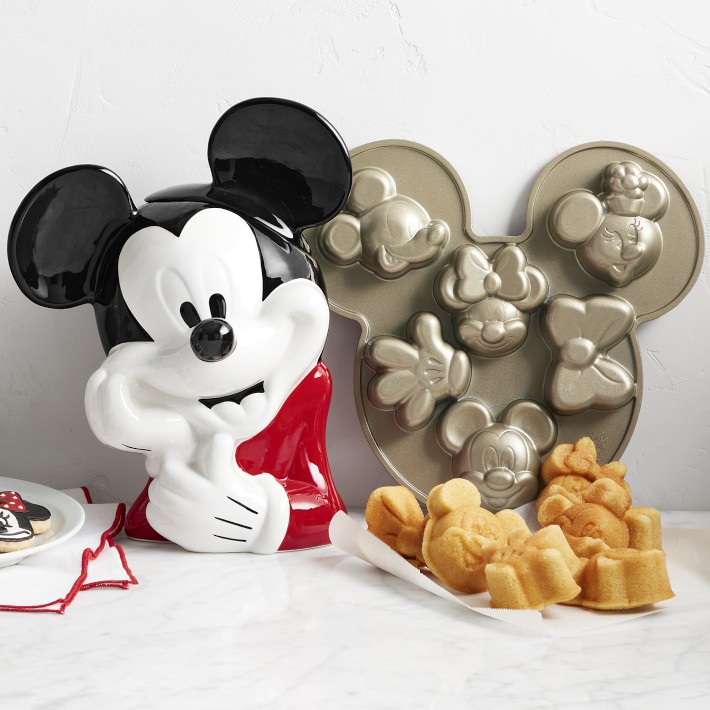 Williams Sonoma Mickey and Minnie Mouse Cast Aluminum Cakelet Pan
