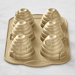 Nordic Ware Nonstick Cast Aluminum Beehive Cakelet Pan