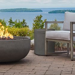 Reese 22in Round Propane Tank Cover, Carbon