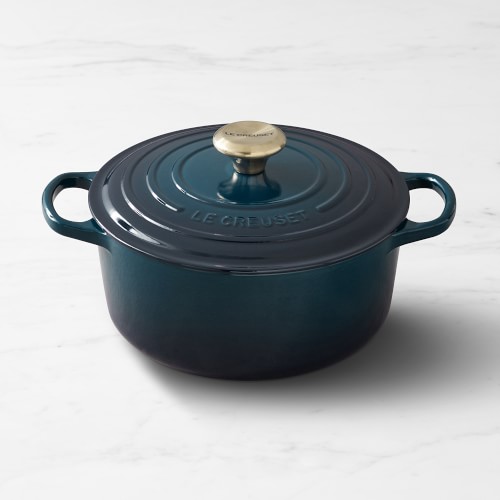 Le Creuset Signature Enameled Cast Iron Round Dutch Oven, 5 1/2-Qt., Agave