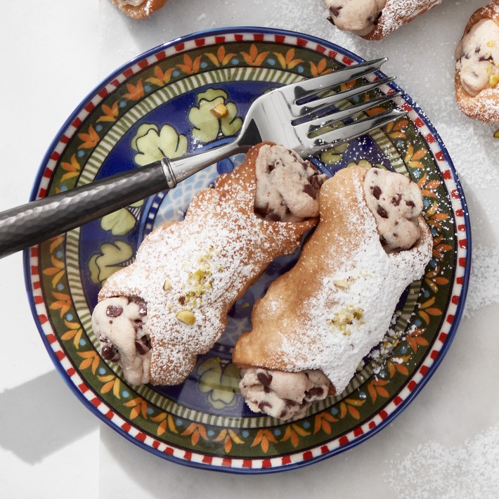 イタリア製の陶器WILLIAMS SONOMAパトリッツィエンボス皿 4枚セット クラウン（エンボス） 14cmフルーツ皿