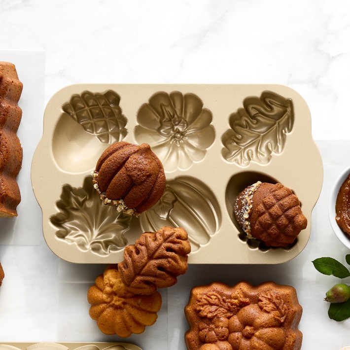 Nordic Ware Nonstick Cast Aluminum Autumn Treats Cakelet Pan