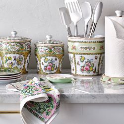 Famille Rose Porcelain Utensil Holder