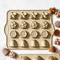 Nordic Ware Nonstick Cast Aluminum Bee Bitelets Pan