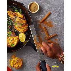 Kevin Curry: Fit Men Cook: 100+ Meal Prep Recipes for Men and Women