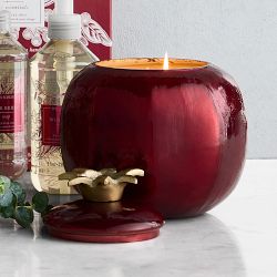 Williams Sonoma Winter Berry Figural Candle