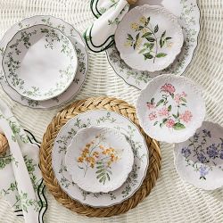 AERIN x Williams Sonoma Meadow Lace 16-Piece Dinnerware Set
