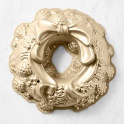 Nordic Ware Nonstick Cast Aluminum Holiday Wreath Bundt® Pan