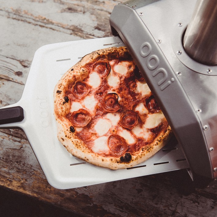 Ooni Karu Wood and Charcoal Fired Portable Outdoor Pizza Oven