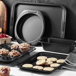 Le Creuset Nonstick Bakeware Essentials, Set of 5