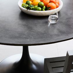 Tulip Outdoor Oval Dining Table (70")