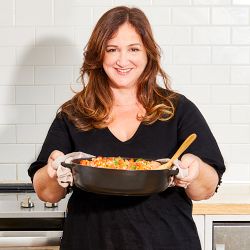 Staub x Smitten Kitchen Cast-Iron Braiser - Thumbnail 5