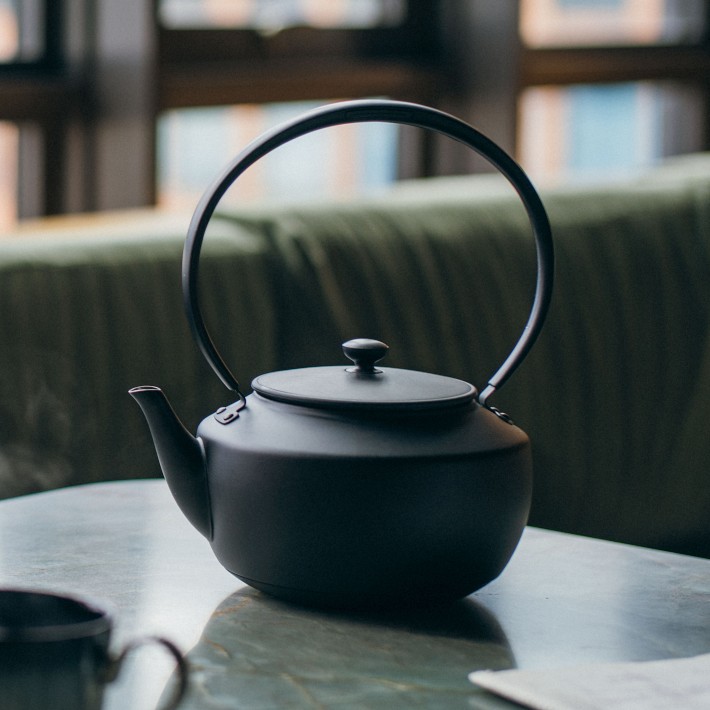 【新品】BALMUDA Moon Kettle ブラック　元箱有り BALMUDA The Moon Kettle Black + Reviews | Crate & Barrel