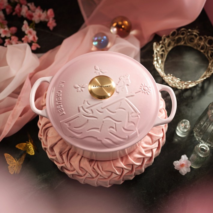 Wicked x Le Creuset Dutch Ovens – Glinda Pink & Elphaba Green