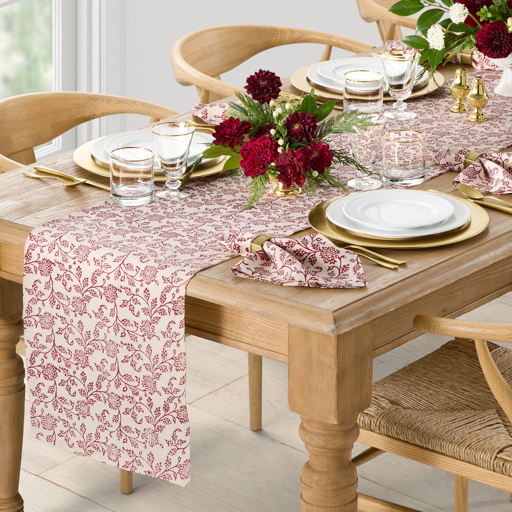 Dahlia Table Runners - Zinfandel