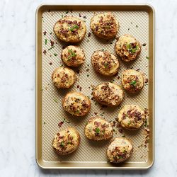 Williams Sonoma Goldtouch® Pro Nonstick Corrugated Half Sheet