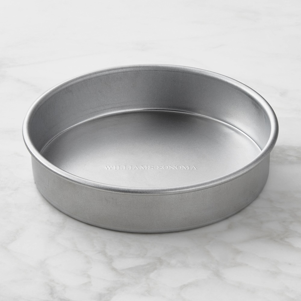 Williams Sonoma Traditionaltouch™ Round Cake Pan - 9