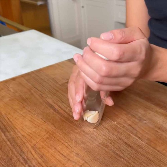 https://www.williams-sonoma.com/products/williams-sonoma-garlic-peeler/?cm_src=garlic-herb-tools&sku=4410887 social preview image