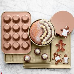 Williams Sonoma Goldtouch® Pro Nonstick Round Cake Pan