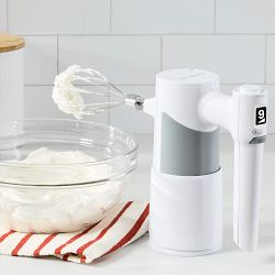Cuisinart 9-Speed Hand Mixer with Storage Case