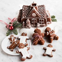 Nordic Ware Nonstick Cast Aluminum Gingerbread House Bundt® Pan