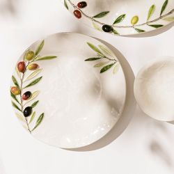 Bordallo Pinheiro Olival Dessert Plate