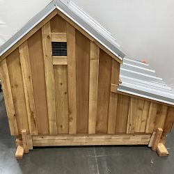 OPEN BOX:Cedar Chicken Coop With Planter