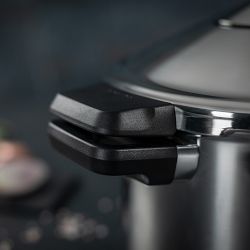 Kuhn Rikon Duromatic Pressure Cooker
