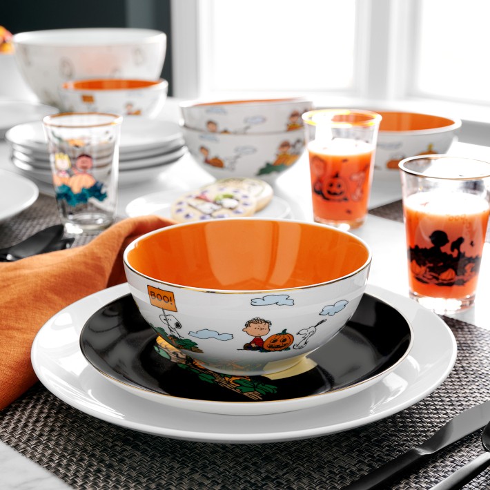 ハロウィン★食器set Peanuts® The Great Pumpkin Dinnerware Set | Williams Sonoma