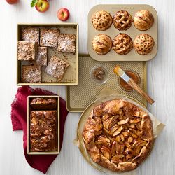 Williams Sonoma Goldtouch® Pro Nonstick Loaf Pan